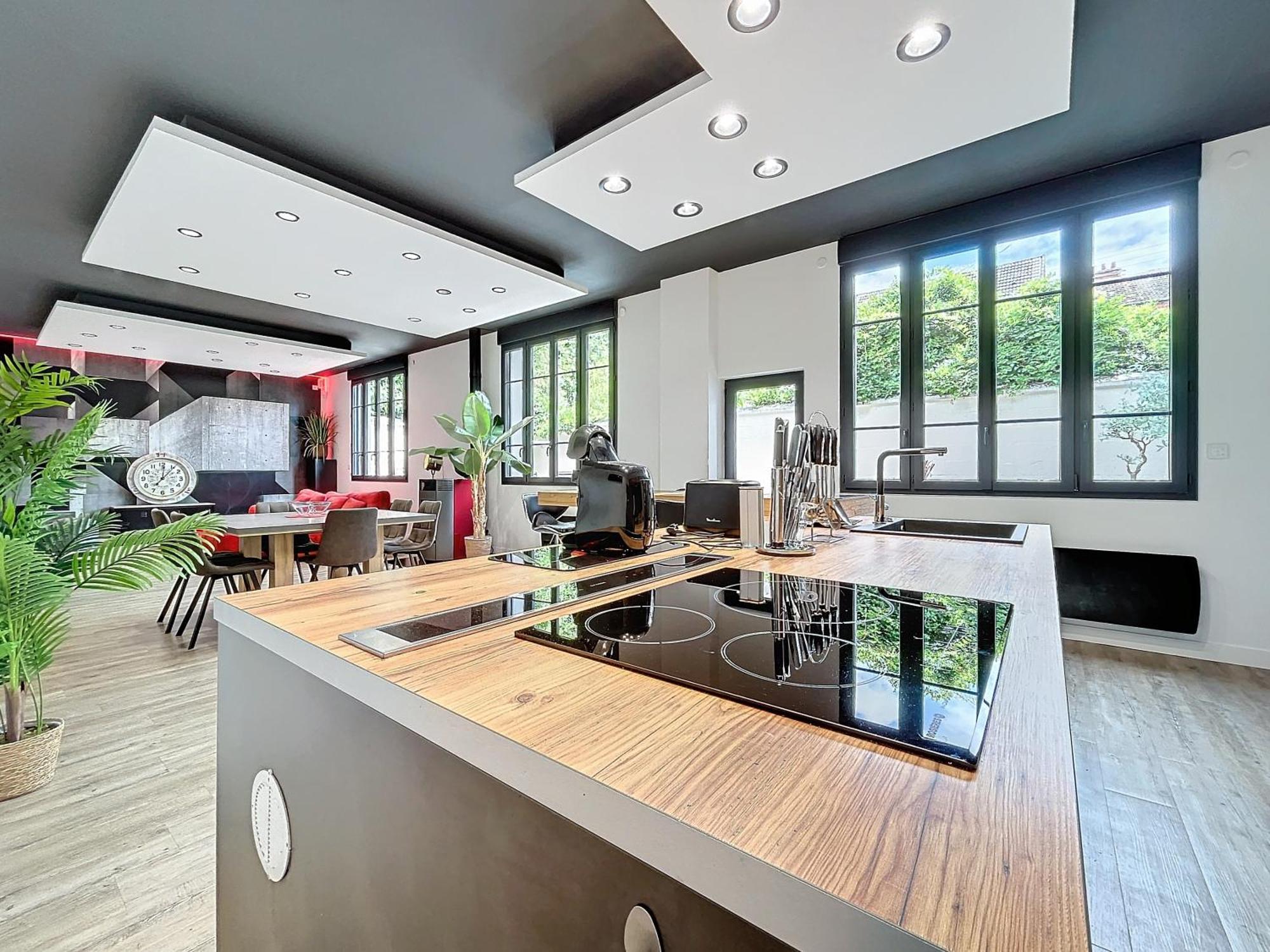 Loft Terrasse Avec Spa Proche Centre Historique Montluçon المظهر الخارجي الصورة