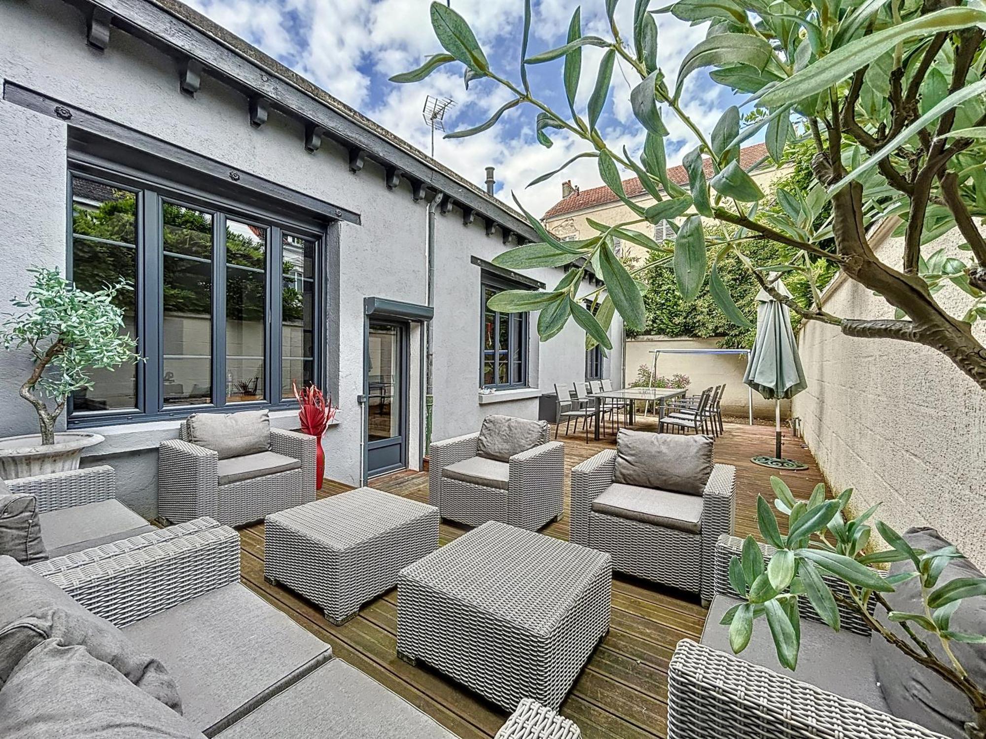 Loft Terrasse Avec Spa Proche Centre Historique Montluçon المظهر الخارجي الصورة